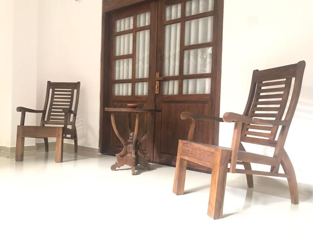 Hiru Resort Inn Unawatuna Exterior foto